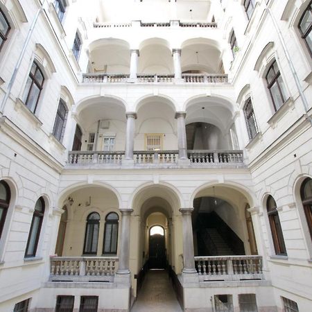 St. King 1 By Hi5 Apartments Budapeszt Zewnętrze zdjęcie